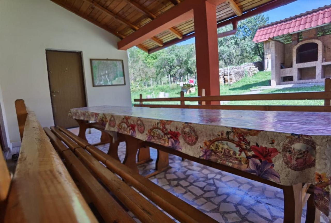 Casa Dobrin Hotell Arefu Exteriör bild