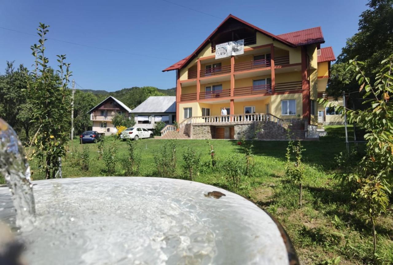 Casa Dobrin Hotell Arefu Exteriör bild