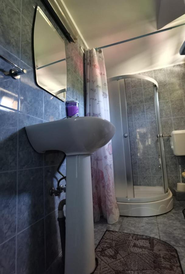 Casa Dobrin Hotell Arefu Exteriör bild