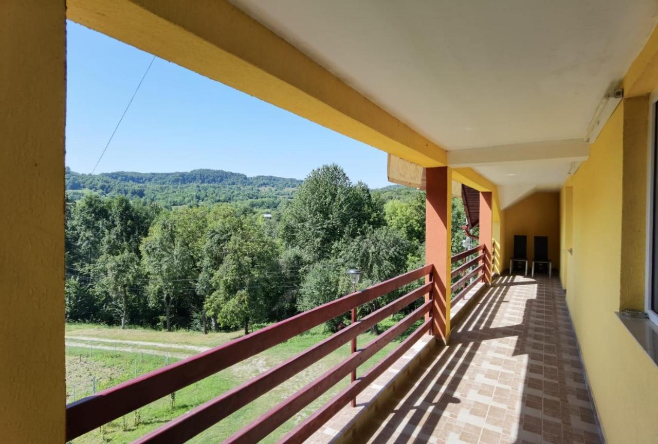 Casa Dobrin Hotell Arefu Exteriör bild